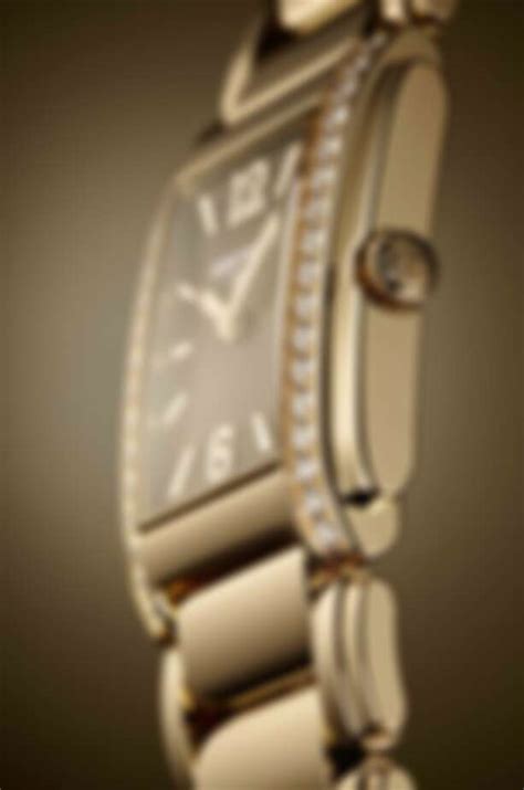 patek philippe 經典款|百達翡麗2021金鷹、Calatrava、入門女錶十大系列區別一篇看懂！.